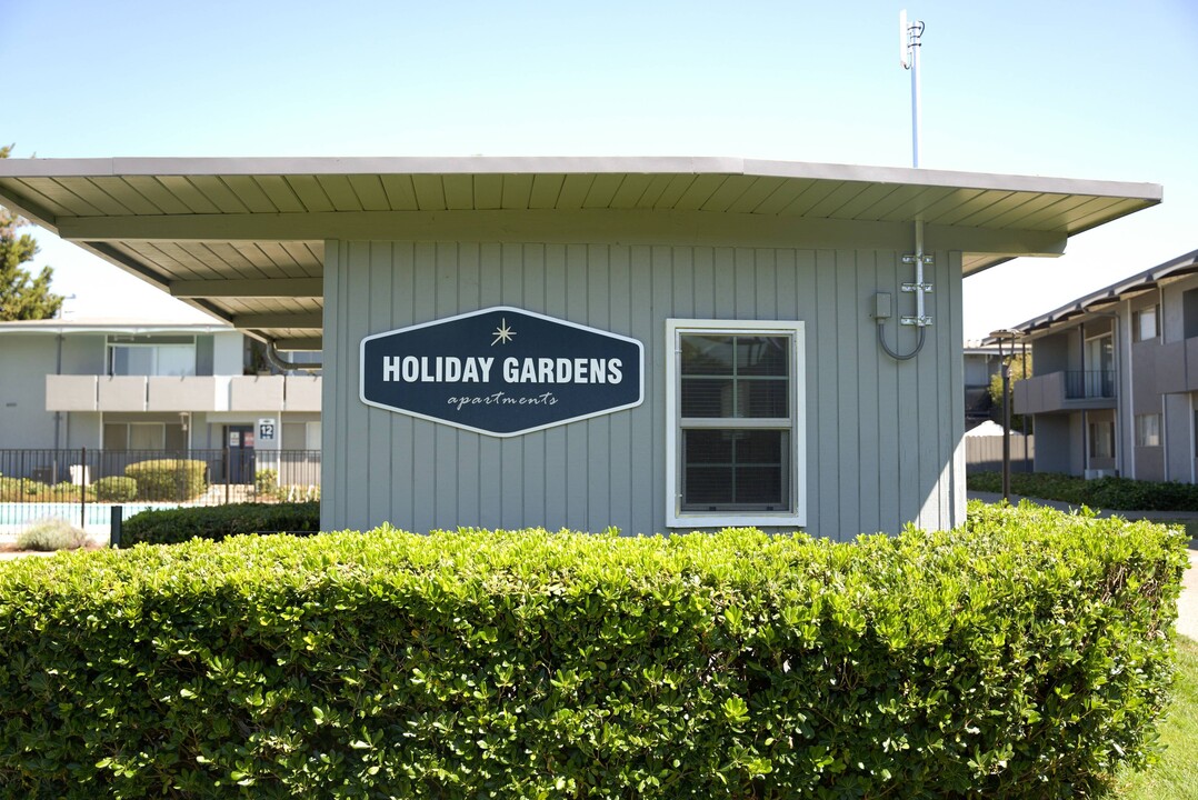 Holiday Gardens Apartments Photo