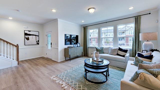 property at 2474 Hutch Ln