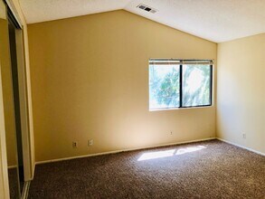 43242 Cottage Ln in Lancaster, CA - Building Photo - Building Photo