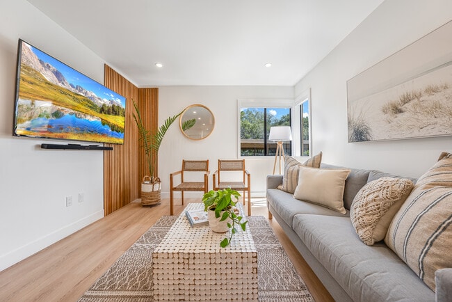 property at 40 Seacliff Dr