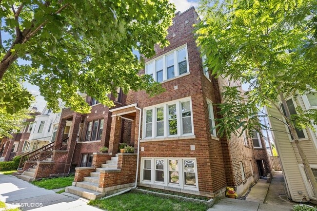 3634 N Hermitage Ave, Unit #1 in Chicago, IL - Building Photo - Building Photo