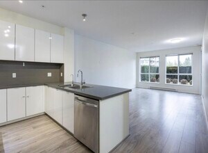 1135 Windsor Mews in Coquitlam, BC - Building Photo - Building Photo
