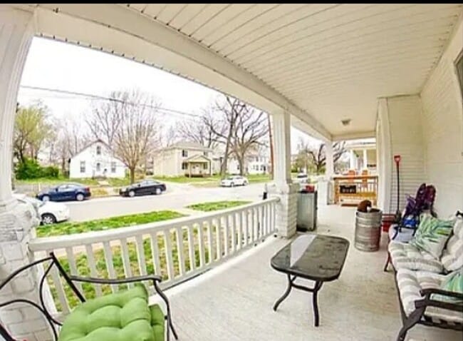 property at 512 N 9th St