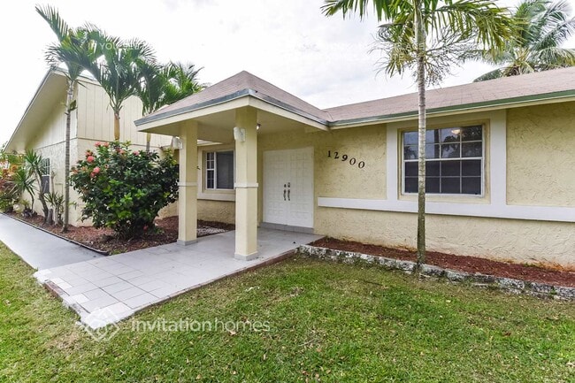 12900 SW 191st Terrace in Miami, FL - Building Photo - Building Photo