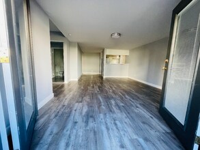 7044 Hawthorn Ave, Unit 115 in Los Angeles, CA - Building Photo - Building Photo