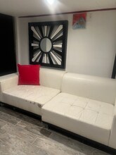 573 E 93rd St, Unit B2 in Brooklyn, NY - Foto de edificio - Building Photo