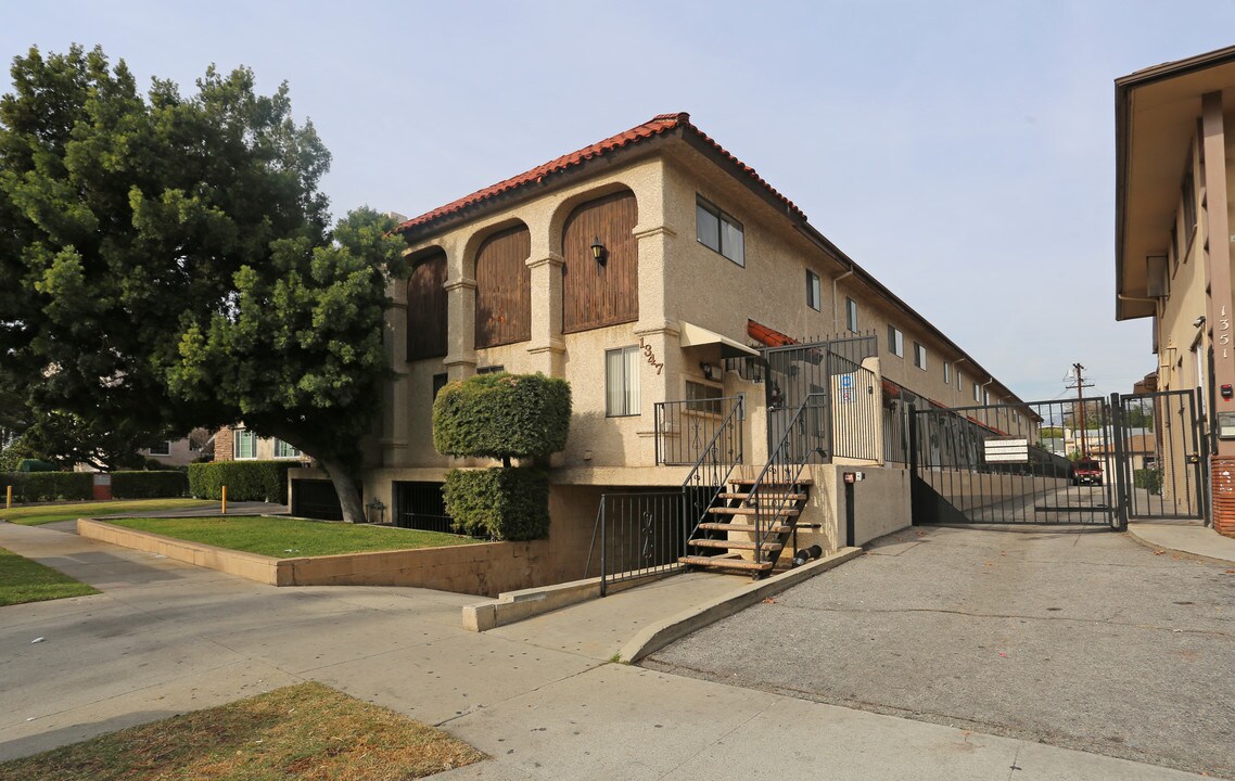 1347 E Harvard St in Glendale, CA - Building Photo