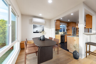 2408 Boone Ave in Venice, CA - Building Photo - Building Photo