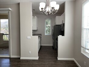 10911 Sabre Hill Dr in San Diego, CA - Building Photo - Building Photo