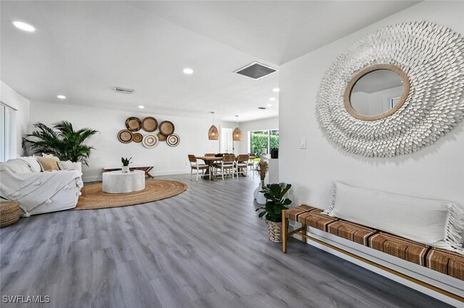 646 Park Shore Dr in Naples, FL - Building Photo - Building Photo