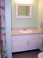 20 Box Pond Rd in Bellingham, MA - Building Photo - Building Photo