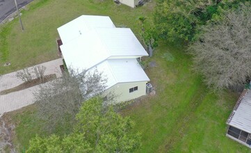 4669 SE Salvatori Rd in Stuart, FL - Building Photo - Building Photo