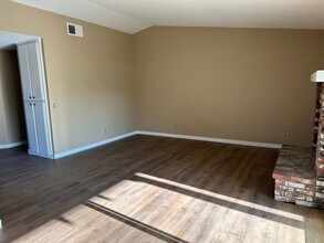 932 Torrey Pines Dr in Paso Robles, CA - Building Photo - Building Photo