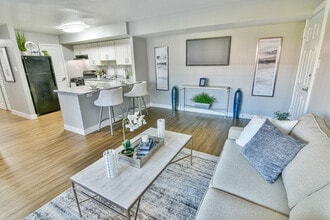 Verona at District Heights in Forestville, MD - Foto de edificio - Building Photo