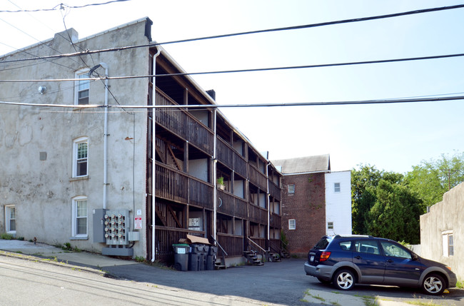 1393 15th St in Troy, NY - Building Photo - Building Photo