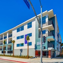 Tyrone Villas at Van Nuys Apartments