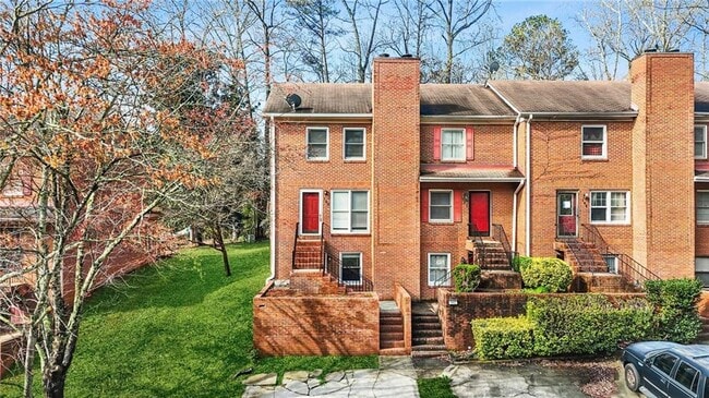 property at 140 Davis Mill Ct