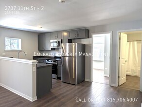 2737 11th St in Rockford, IL - Foto de edificio - Building Photo