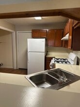 2227 E Stassney Ln in Austin, TX - Foto de edificio - Building Photo