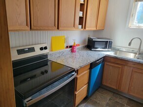 11 Trenton St, Unit Bellingham 1st floor in Bellingham, MA - Foto de edificio - Building Photo