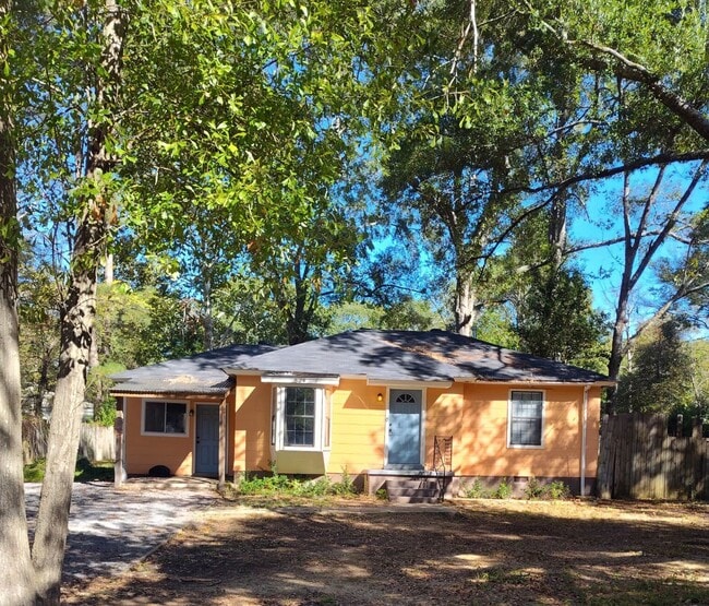 property at 624 Avalon Rd