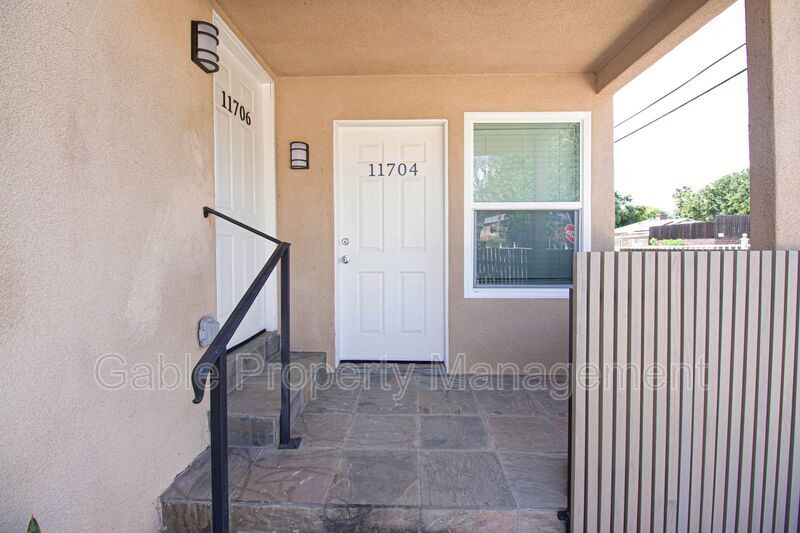 11704 Albers St in North Hollywood, CA - Building Photo