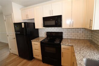603 NE 28th St in Wilton Manors, FL - Foto de edificio - Building Photo