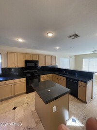 15071 W Heritage Oak Way in Surprise, AZ - Foto de edificio - Building Photo