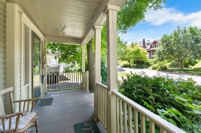 247 Roosevelt Ave in Syracuse, NY - Building Photo - Building Photo