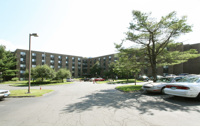 Meridian Tower in Bristol, CT - Building Photo - Building Photo