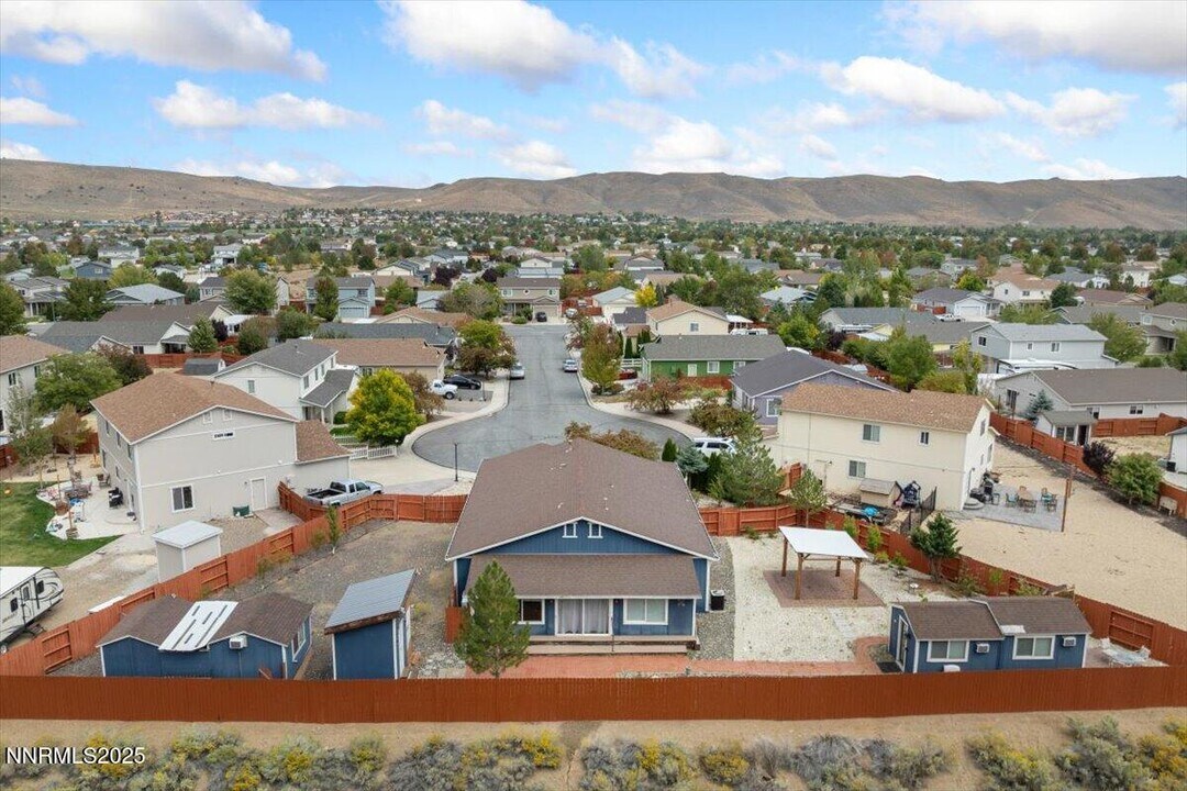 17950 Drift Creek Ct in Reno, NV - Foto de edificio