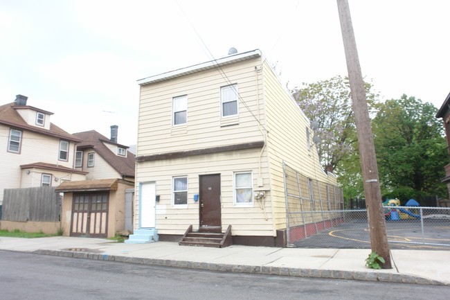 153 Patterson St in Perth Amboy, NJ - Building Photo - Building Photo