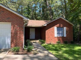 8308 Pegwood Way in Tallahassee, FL - Building Photo