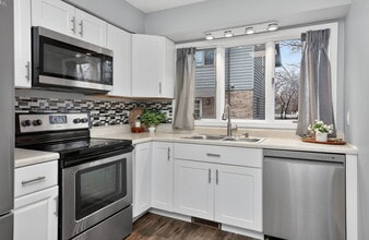 14816 S Penn Rd in Plainfield, IL - Building Photo - Building Photo