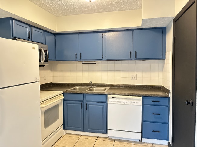 1600 Worthington Row Dr in Columbus, OH - Foto de edificio - Building Photo