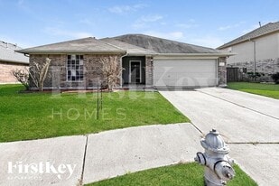 8222 Sanford St in Baytown, TX - Building Photo