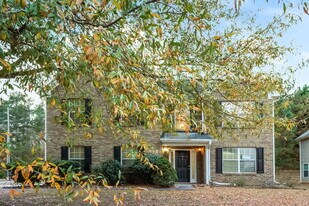 3900 Georgia Dr in Douglasville, GA - Building Photo