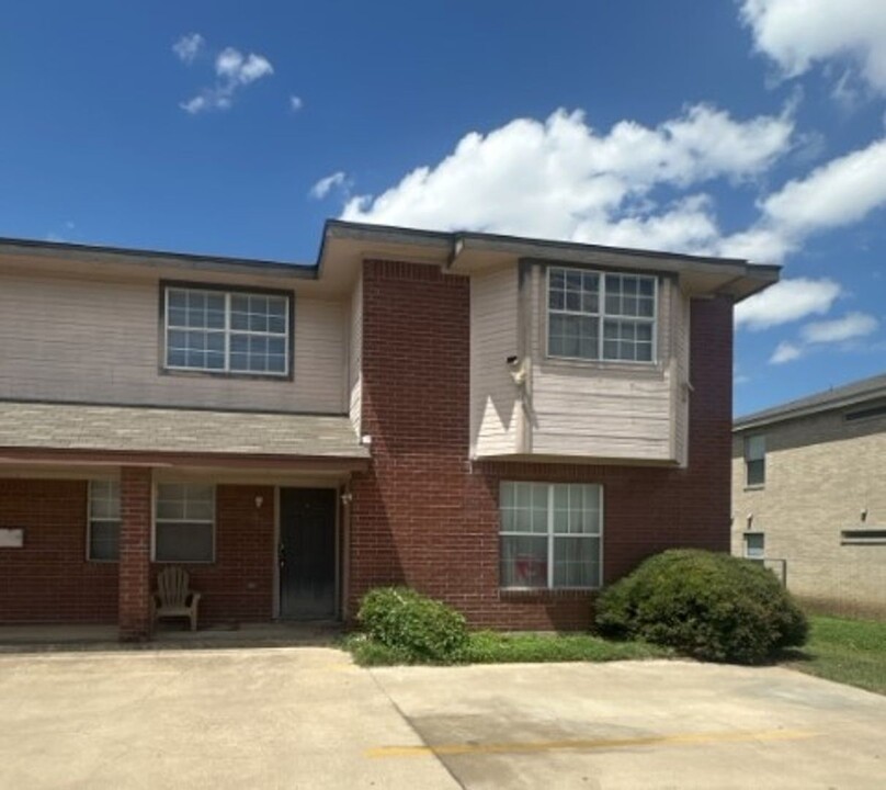 3005 Cantabrian Dr in Killeen, TX - Building Photo