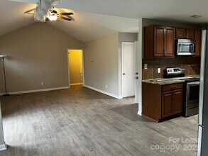 4521 Regal Oaks Rd in Gastonia, NC - Building Photo - Building Photo