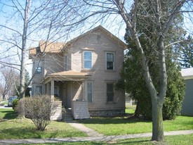 32 Rumsey St in Seneca Falls, NY - Building Photo