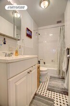 55 W 75th St in New York, NY - Building Photo - Building Photo