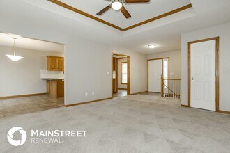 606 S Sunset Ln in Raymore, MO - Building Photo - Building Photo