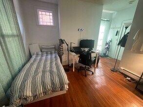 64 Coolidge St, Unit #1 in Brookline, MA - Building Photo - Building Photo