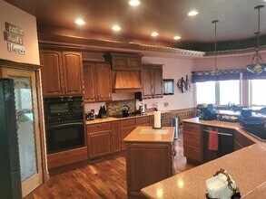 135 Hideaway Dr in Bozeman, MT - Foto de edificio - Building Photo