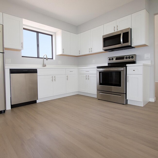 property at 9204 Roan Ln