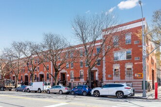 St. Charles Condominium in New York, NY - Building Photo - Building Photo