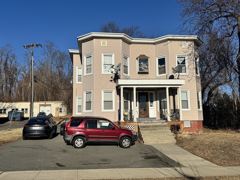 298 Park St in West Springfield, MA - Building Photo