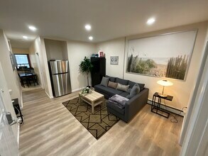 871 Harrison Ave, Unit 3 in Boston, MA - Foto de edificio - Building Photo