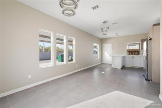 3309 Frio Ave, Unit 4 in McAllen, TX - Foto de edificio - Building Photo