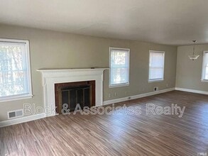 428 W Park St in Cary, NC - Building Photo - Building Photo